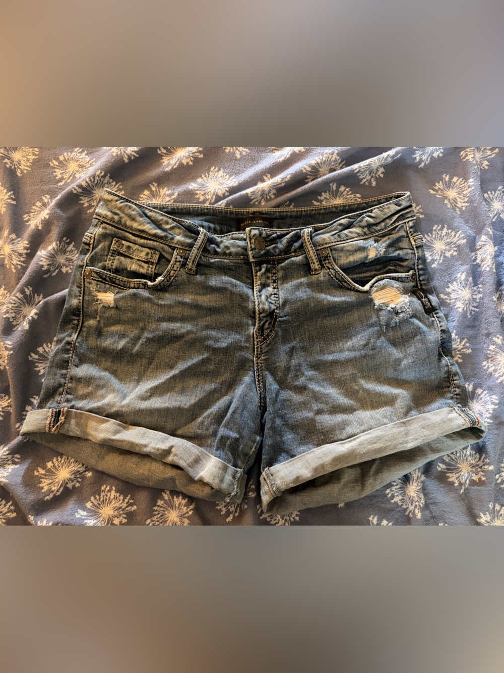 Silver Jeans NWOT boyfriend shorts size 31